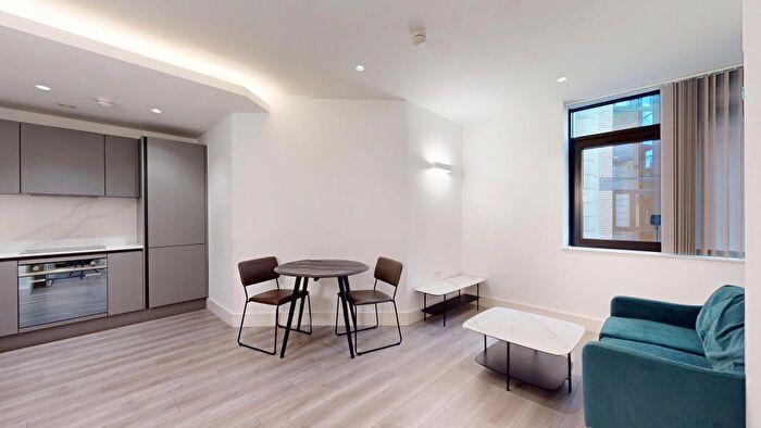 1 Bedroom Flat To Rent In New Horizons Court, Brentford, TW8