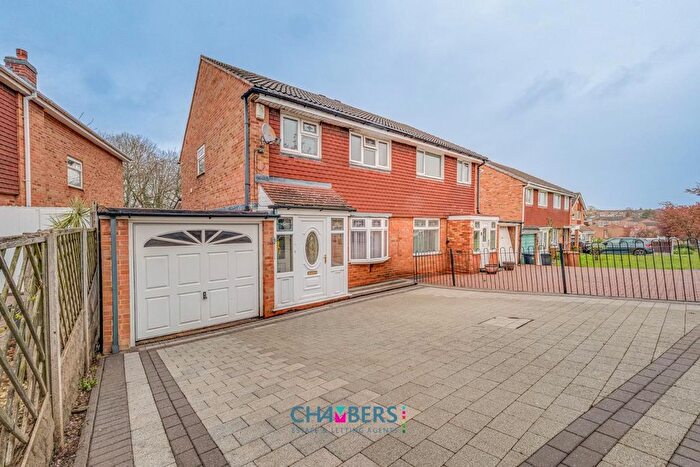 3 Bedroom Semi-detached House For Sale In Kingsleigh Drive, Castle Bromwich, Birmingham, B36