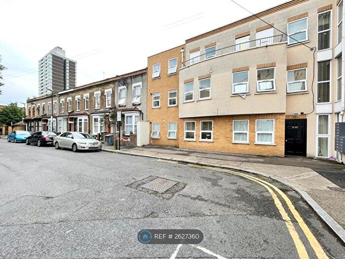 2 Bedroom Flat To Rent In Maitland Road, London, E15