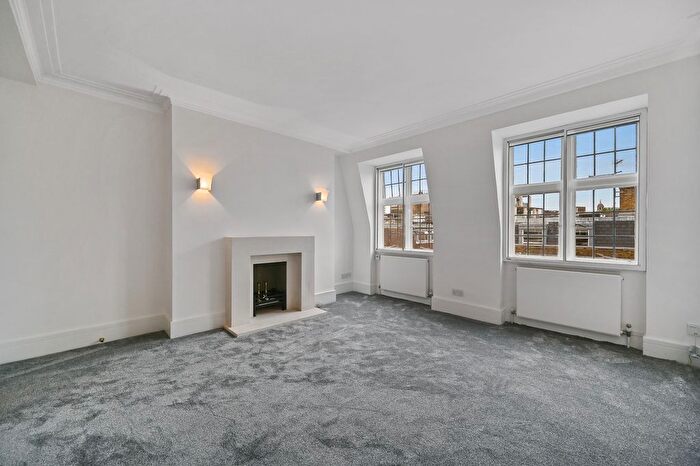 2 Bedroom Flat To Rent In Weymouth Street, Marylebone Village, London, W1G