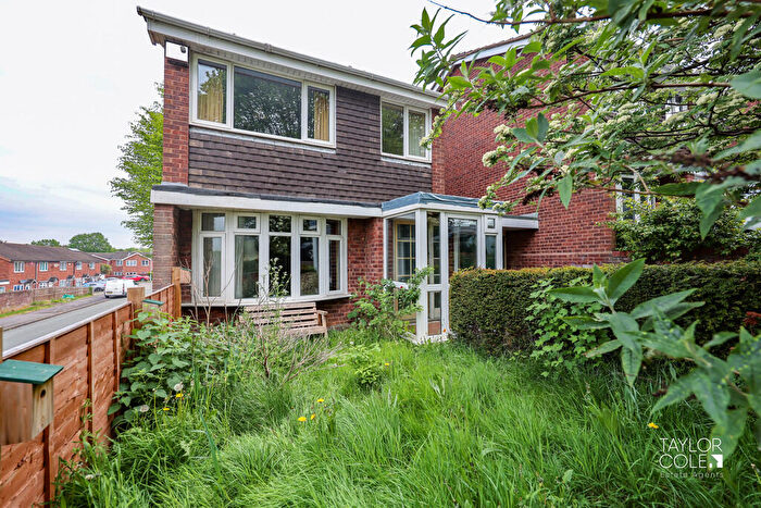 3 Bedroom Semi-Detached House For Sale In Grassholme, Wilnecote, B77