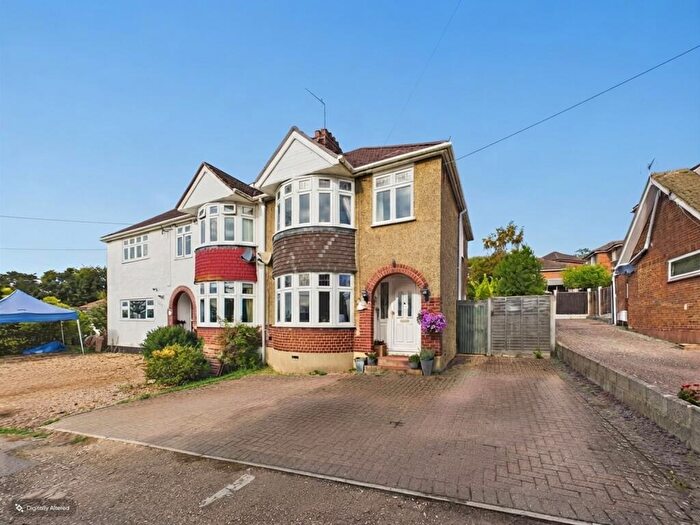 3 Bedroom Semi-Detached House For Sale In Pilgrims Way, Cuxton, Rochester, ME2