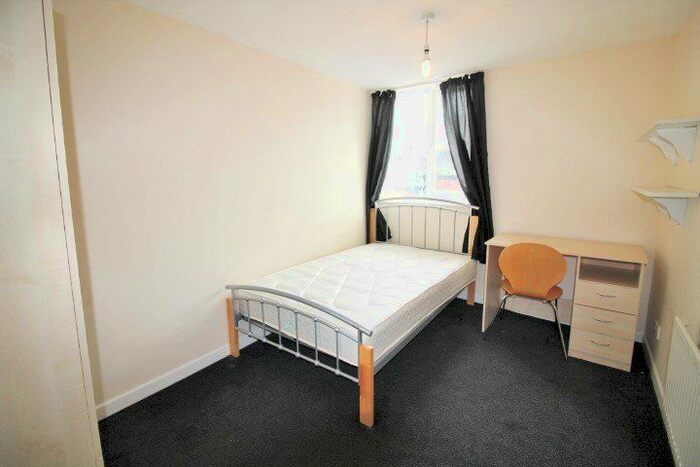 6 Bedroom Flat To Rent In Bartholomew Street West, Exeter, EX4