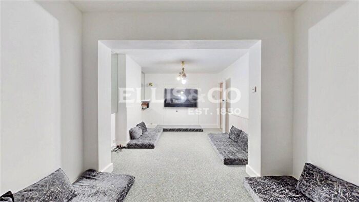 3 Bedroom Semi-Detached House To Rent In Uxendon Hill, Wembley, HA9