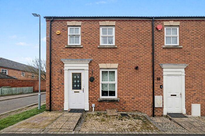 3 Bedroom End Terrace House To Rent In Walker Crescent, Slough, SL3