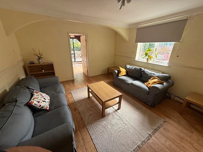 2 Bedroom Flat To Rent In Derby Road Flat C, Lenton, Nottingham, Nottinghamshire, NG7