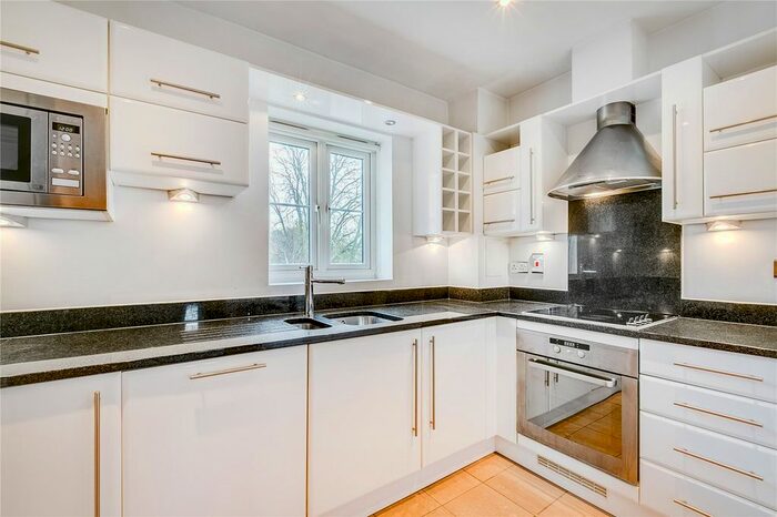 1 Bedroom Flat To Rent In Richmond, Surrey, TW10