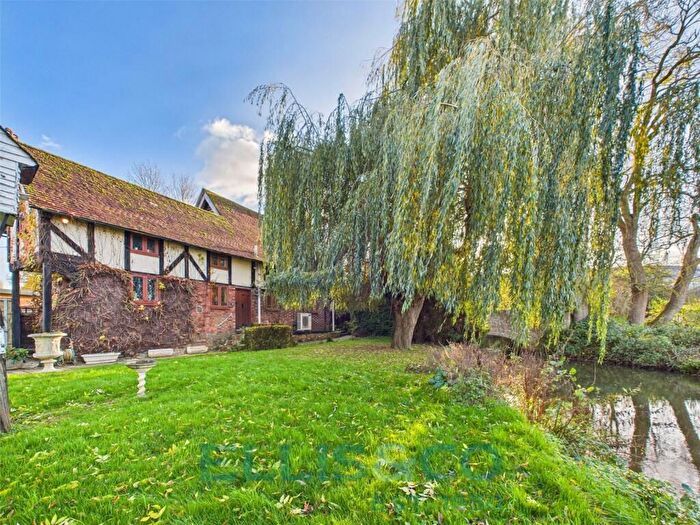 2 Bedroom Cottage For Sale In Postern Lane, Tonbridge, TN11