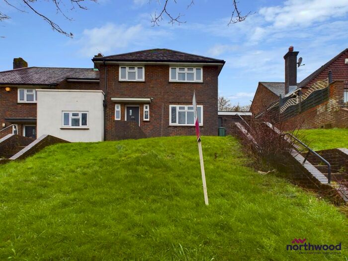 4 Bedroom Semi-Detached House To Rent In Carden Hill, Hollingbury, Brighton And Hove, BN1