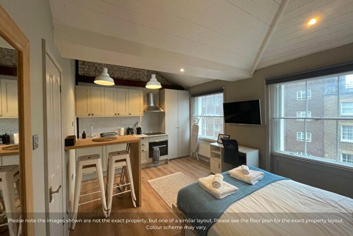Apartment To Rent In Studio Flat, Gloucester Place, Baker Street, NW1