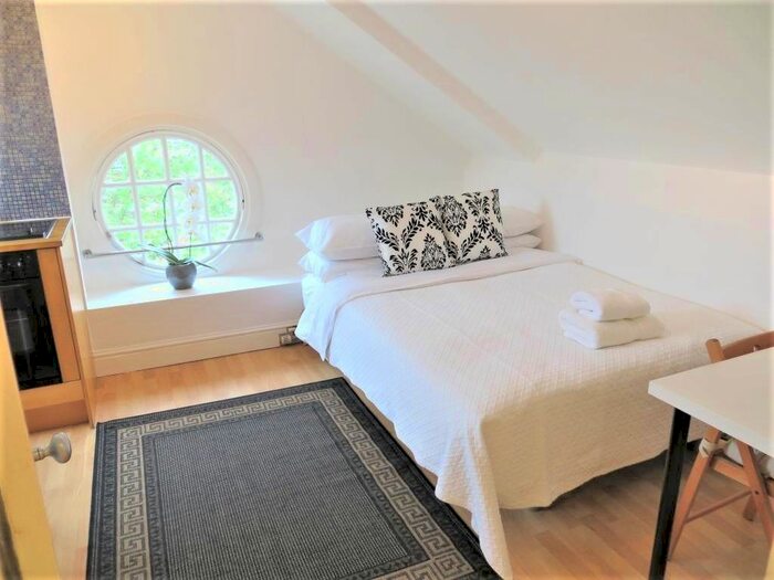 Studio To Rent In Fulham Palace Road, Fulham, London W6