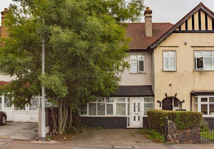 3 Bedroom Terraced House To Rent In Kingfisher Avenue, London E11