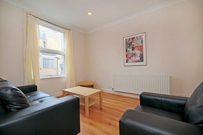 2 Bedroom Flat To Rent In Westbourne Grove, Bayswater, London, W2