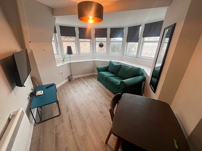 1 Bedroom Flat To Rent In The Tralee, - St Michaels Road, Bournemouth, BH2