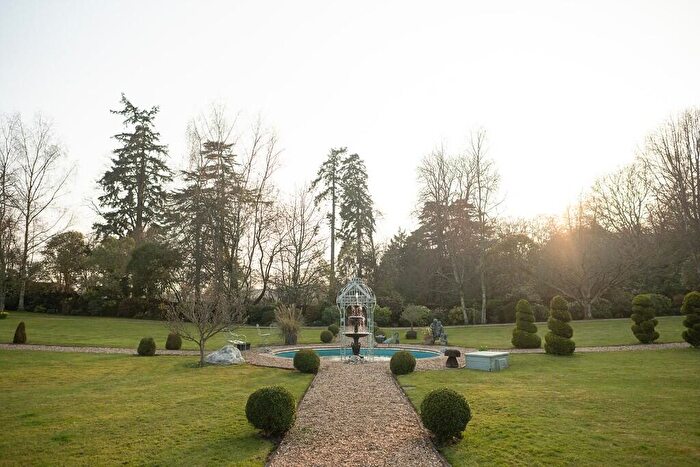 4 Bedroom Detached House For Sale In The Walled Garden, Cadnam, SO40