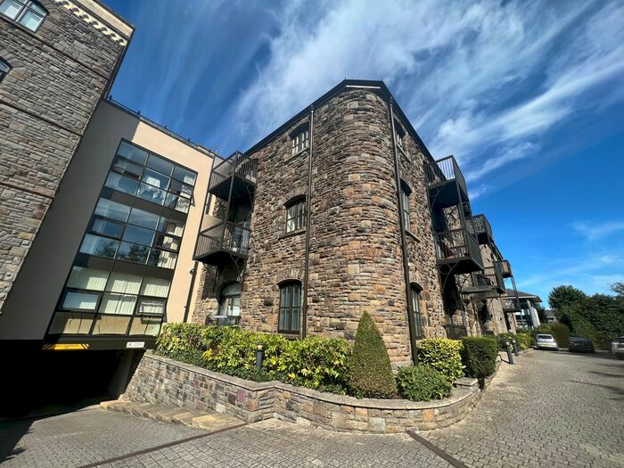 2 Bedroom Flat To Rent In Lloyd George Avenue, Cardiff, CF10