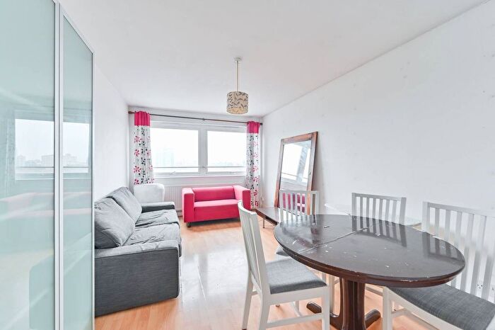 2 Bedroom Flat To Rent In Austin Road, Battersea, SW11