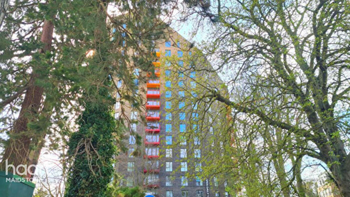 1 Bedroom Apartment To Rent In Waterhouse Avenue, Maidstone, ME14