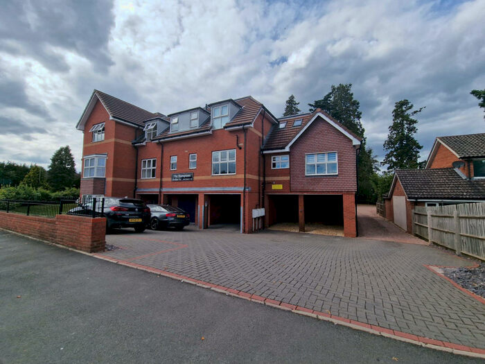 2 Bedroom Apartment To Rent In The Hamptons, Hermitage Road, Solihull, B91