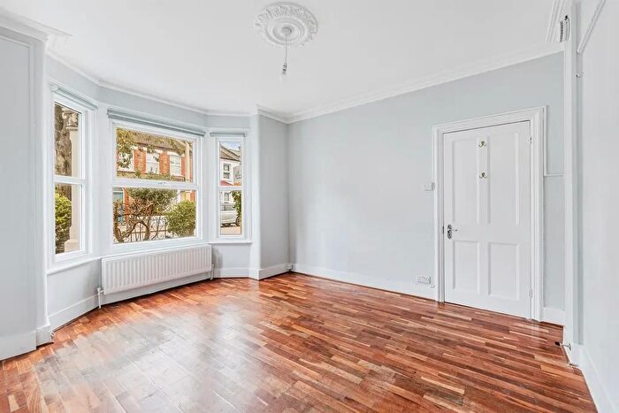 1 Bedroom Terraced House To Rent In Very Near Venetia Road Area, Ealing, W5