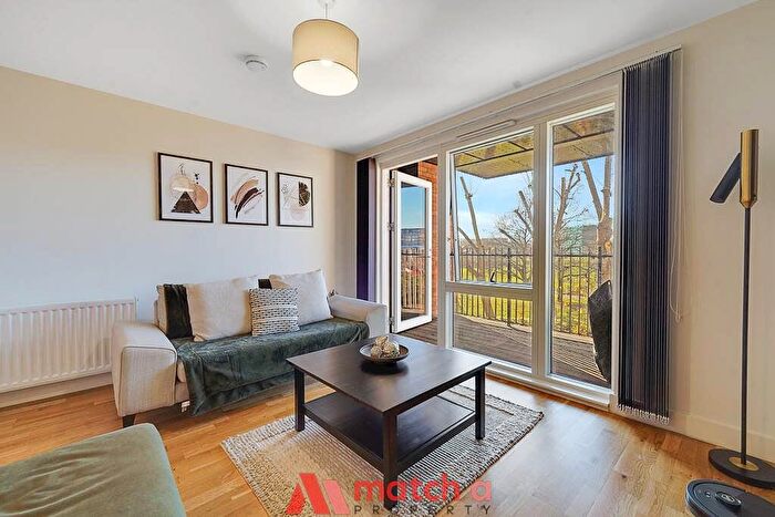 1 Bedroom Apartment To Rent In Upper North Street, London, E14