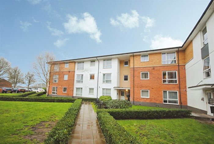 2 Bedroom Flat To Rent In Clitterhouse Crescent, London, WD18