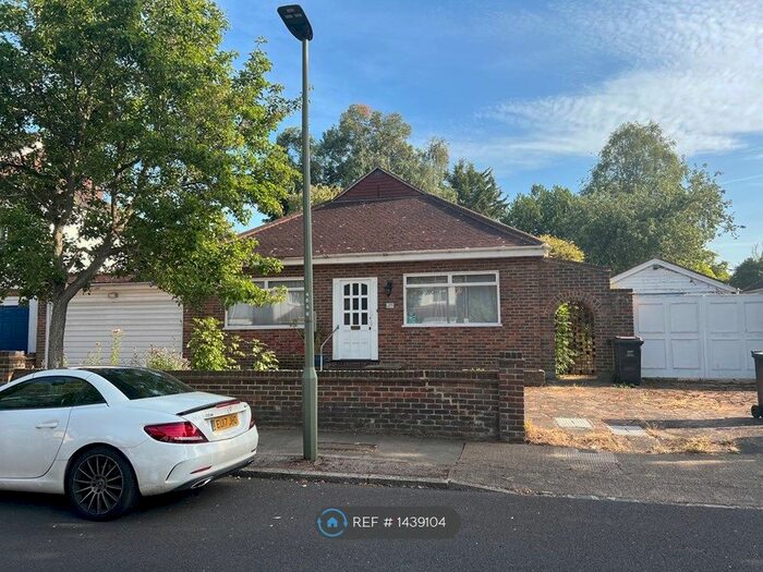 4 Bedroom Bungalow To Rent In Alexandra Crescent, Bromley, BR1