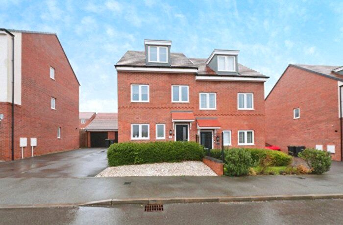 3 Bedroom Semi Detached House For Sale In Hopwood Road, Nottingham, Nottinghamshire, NG4