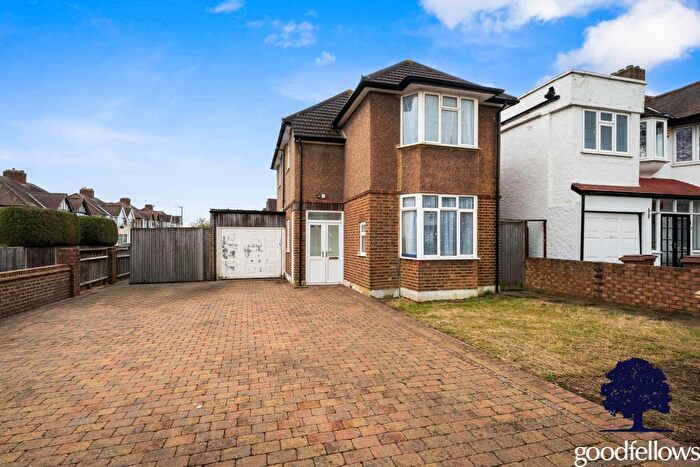 3 Bedroom Semi-Detached House To Rent In Woodstock Avenue, Sutton, SM3
