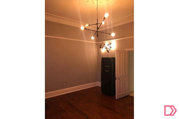 1 Bedroom Flat To Rent In B A Park Road, Hornsey, London, N8