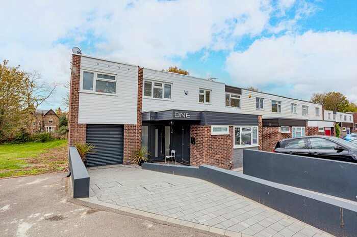 4 Bedroom Terraced House To Rent In Canterbury Close, Beckenham, BR3