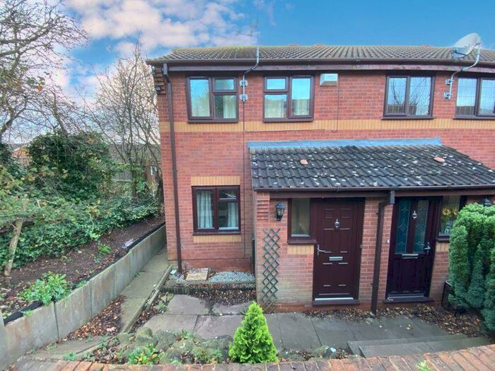 2 Bedroom Terraced House To Rent In Southern Close, Kingswinford, DY6