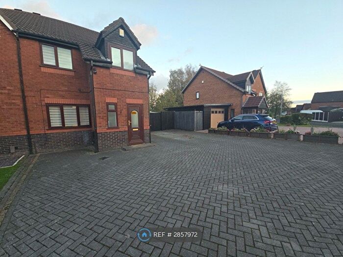3 Bedroom Semi Detached House To Rent In Herons Way, Bolton, BL2