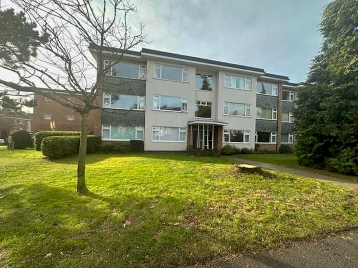 2 Bedroom Flat To Rent In Tyne Court, Sutton Coldfield, West Midlands, B73
