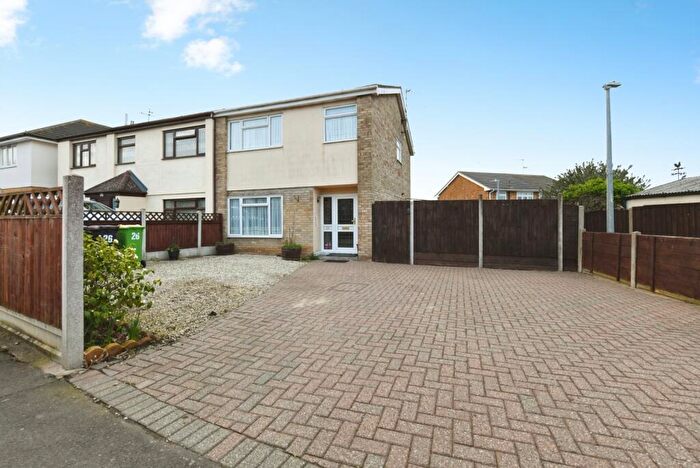 3 Bedroom Semi Detached House For Sale In The Approach, Rayleigh, Essex, SS6