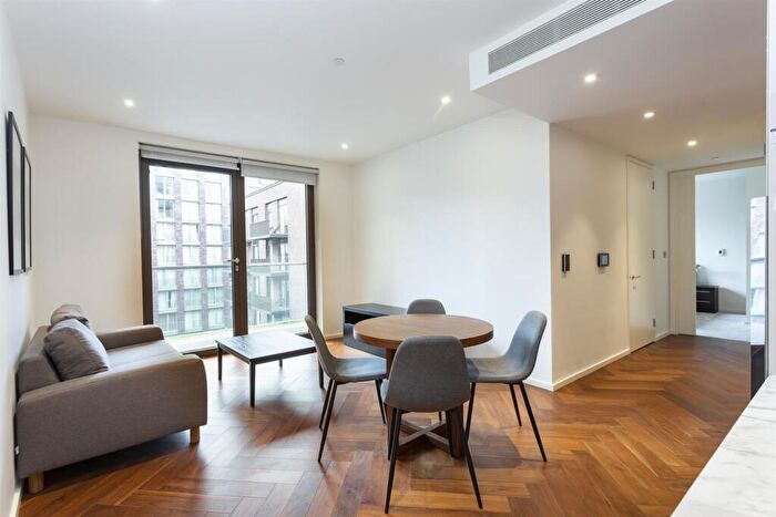 2 Bedroom Apartment For Sale In Ambassador Building, Embassy Gardens, New Union Square, Nine Elms, London, SW11