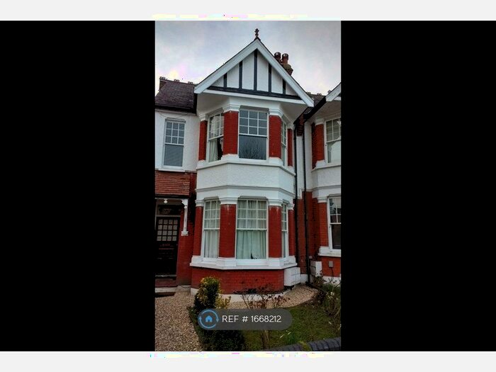 2 Bedroom Flat To Rent In Conway Road, London, N14