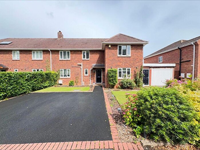 4 Bedroom Semi-Detached House For Sale In Valiant Road, Manby, Louth, LN11