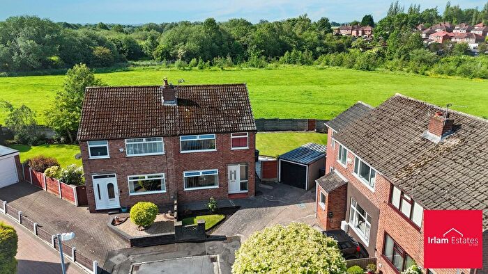 3 Bedroom Semi-Detached House For Sale In Purley Drive, Cadishead, M44
