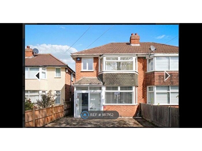 3 Bedroom Semi-Detached House To Rent In Whitecroft, Sheldon, Birmingham, B26