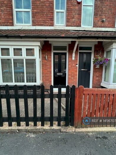 3 Bedroom End Of Terrace House To Rent In Calais Road, Burton-On-Trent, DE13