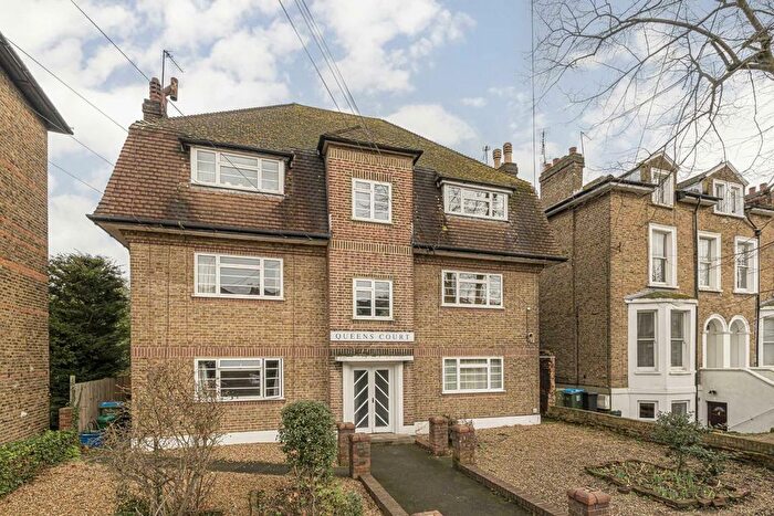 2 Bedroom Flat For Sale In Queens Road, Twickenham, TW1