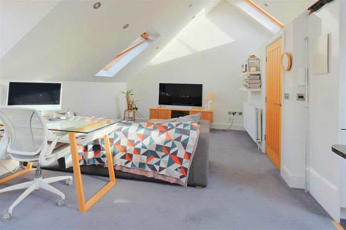 2 Bedroom Flat To Rent In Ogleforth, York, YO1