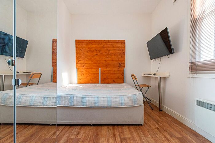 Studio To Rent In Junction Road, Archway, London, N19