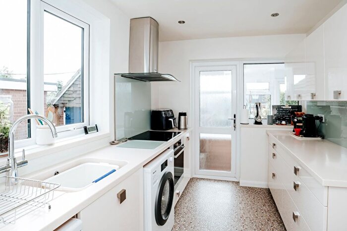 3 Bedroom Semi-Detached House For Sale In Winchester Crescent, Fulwood, S10