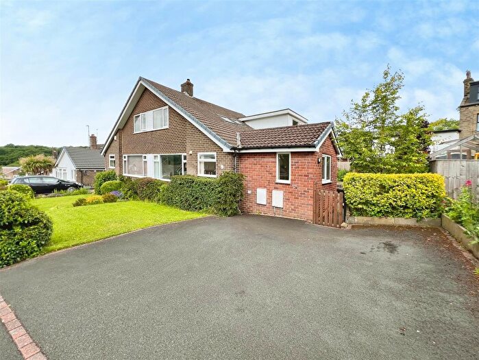3 Bedroom Semi-Detached House For Sale In Brackendale Parade, Bradford, BD10