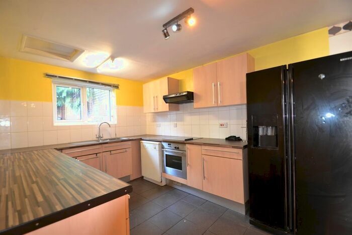 1 Bedroom Bungalow To Rent In The White House, 11 High Street, Nutfield RH1