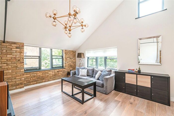 2 Bedroom Flat To Rent In Lawn Lane, Vauxhall, SW8