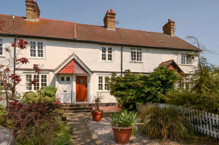 2 Bedroom Detached House To Rent In Church Lane, Wimbledon, SW19