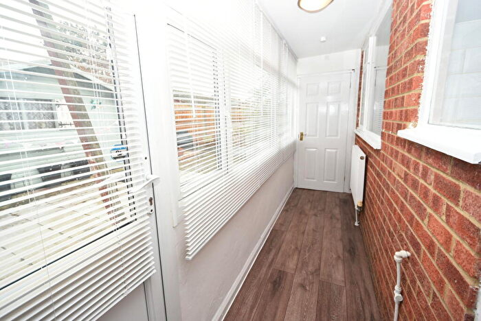 1 Bedroom Bungalow For Sale In Landsburg Road, Canvey Island, Essex, SS8